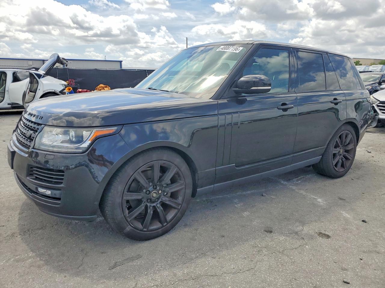 2017 Land Rover Range Rover HSE, VIN SALGS2FK7HA368610 — Auction photo