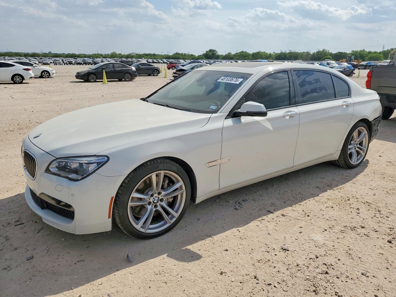 2013 BMW 7 Series 750Li, VIN WBAYE8C58DD133076 — Rear end