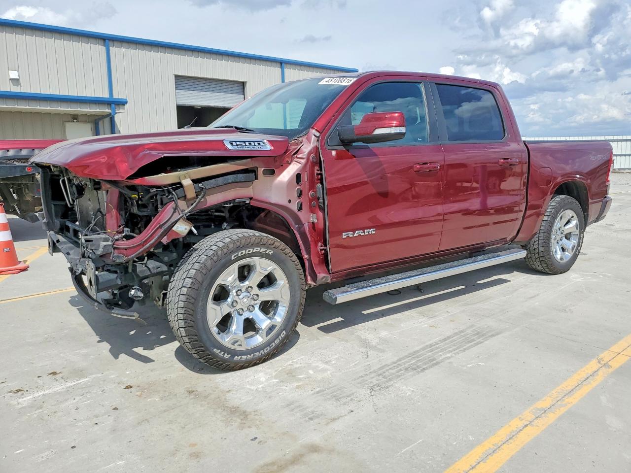 2020 Ram 1500 Big Horn, VIN 1C6SRFFT7LN146039 — Front end