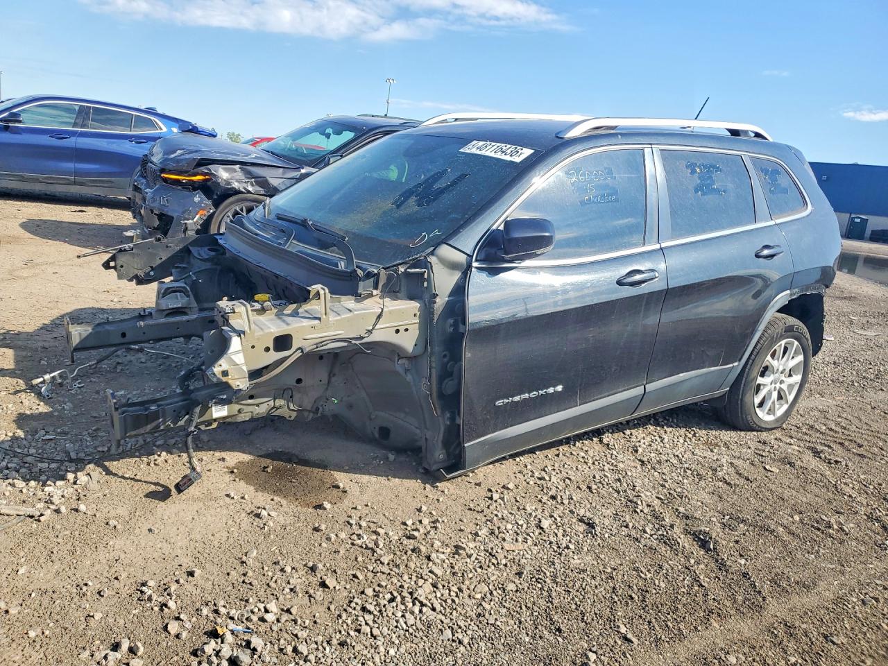 2015 Jeep Cherokee Latitude, VIN 1C4PJMCB2FW733625 — Stripped