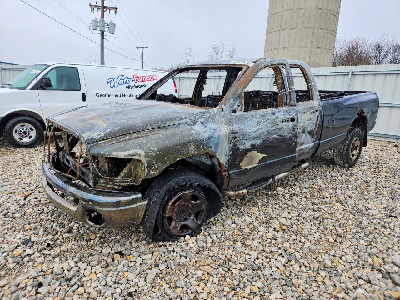 2004 Dodge 3500 ST, VIN 3D7LU38C14G244801 — Пожар