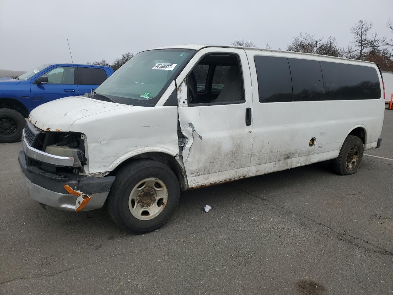 2012 Chevrolet Express Passenger 1LT, VIN 1GAZG1FA6C1175370 — Side