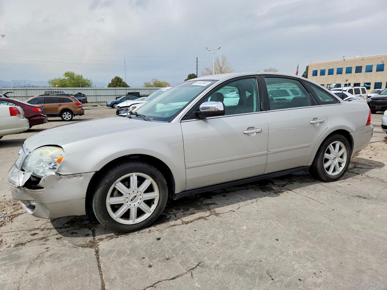 2006 Ford Five Hundred Limited, VIN 1FAFP28166G113410 — Front end
