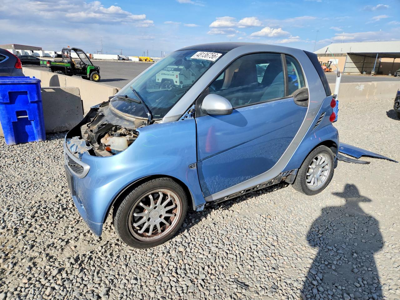 2012 Smart fortwo Pure, VIN WMEEJ3BA7CK533807 — Front end