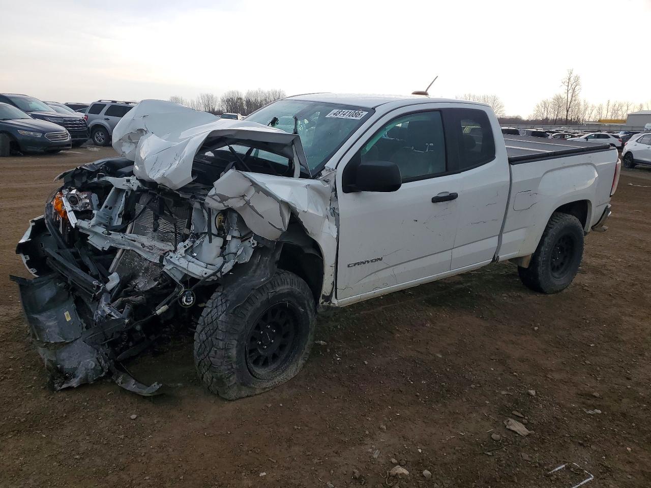 2015 GMC Canyon 2WD, VIN 1GTH5AEA0F1223945 — Front end