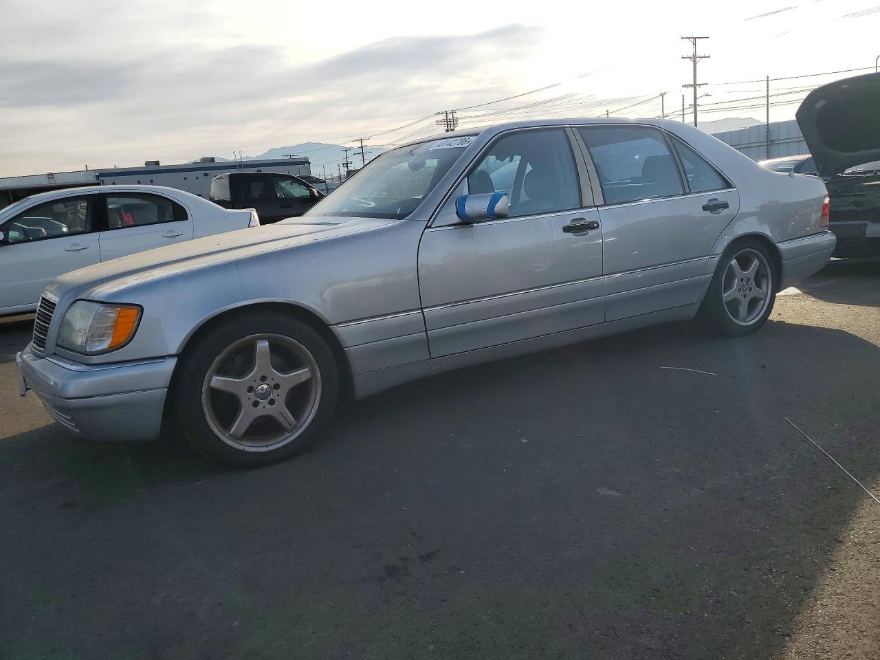 1998 Mercedes-Benz S 320/430/500, VIN WDBGA51G7WA396255 — Side