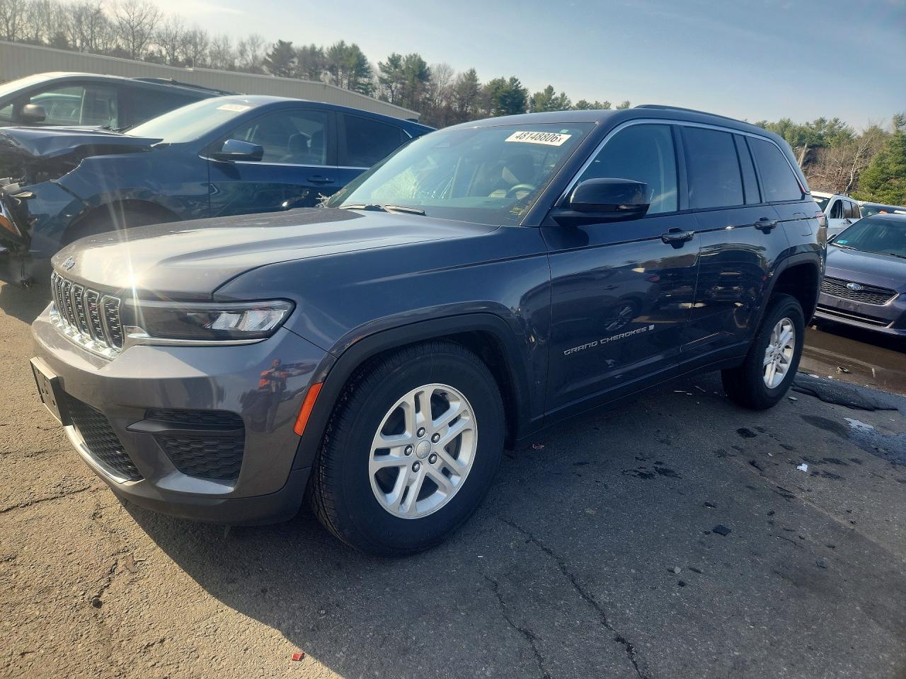 2023 Jeep Grand Cherokee Laredo X, VIN 1C4RJHAGXP8710520 — Front end