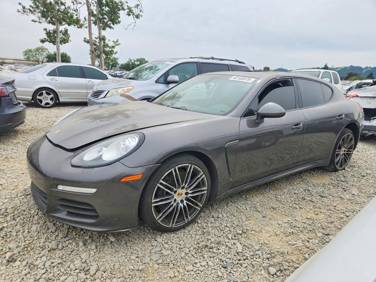 2015 Porsche Panamera 4, VIN WP0AA2A7XFL005562 — Roof