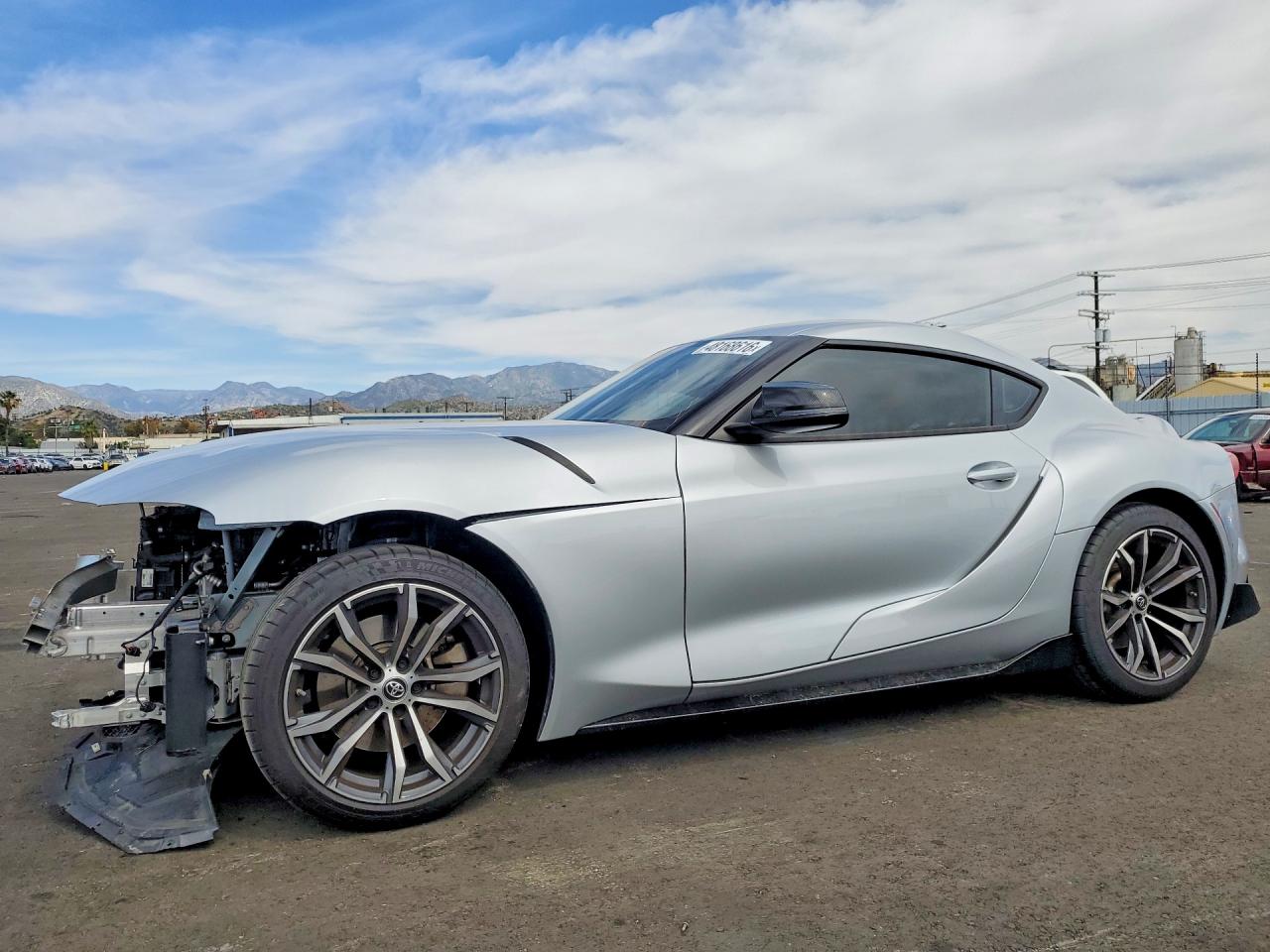 2022 Toyota Supra 2.0, VIN WZ1DB2C06NW048935 — Перед