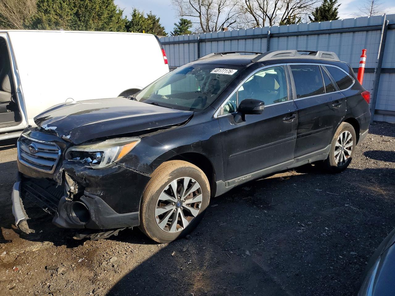 2016 Subaru Outback Limited, VIN 4S4BSANCXG3314366 — Front end