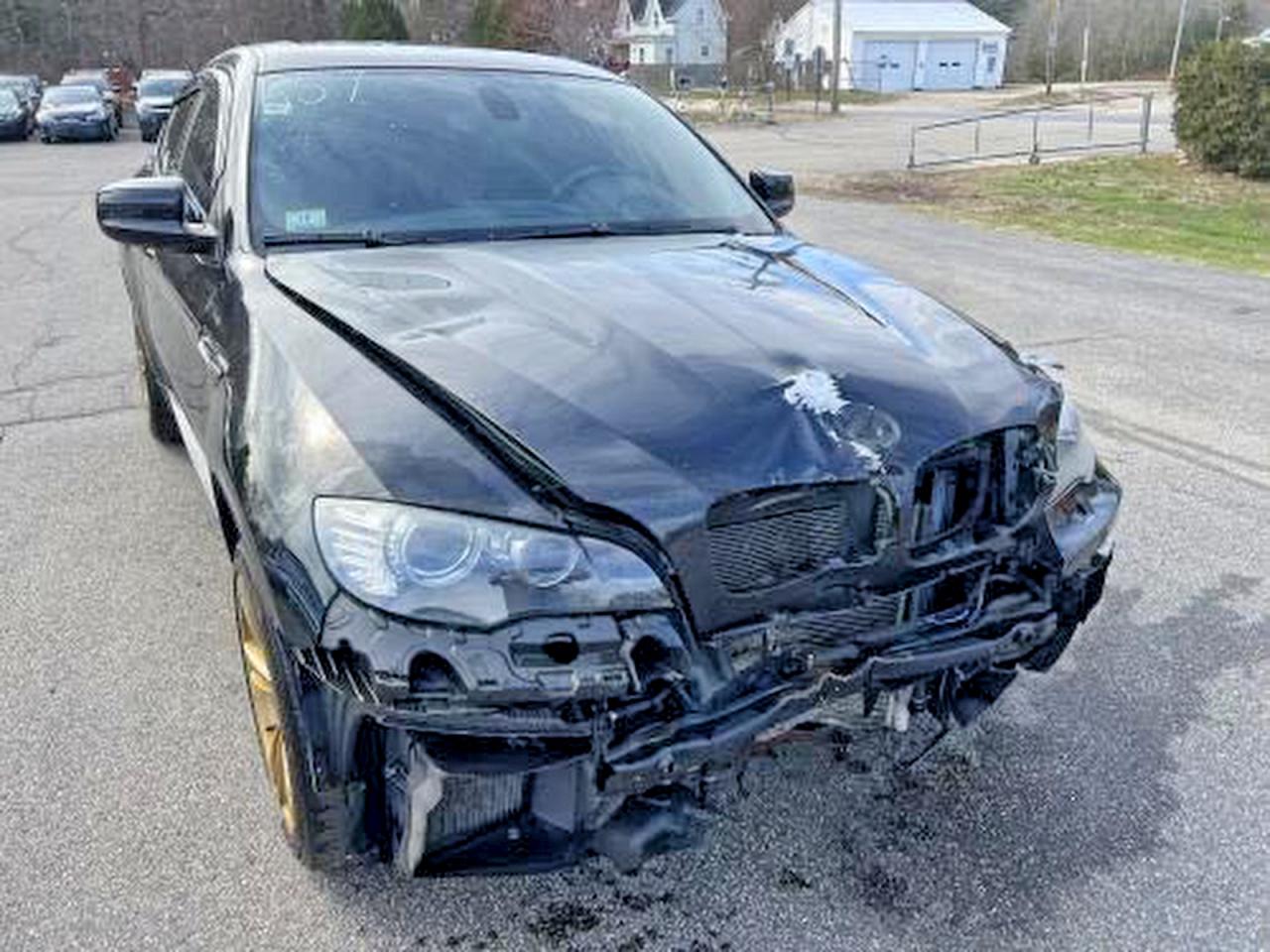 2011 BMW X6 M, VIN 5YMGZ0C57BLK14388 — Front end