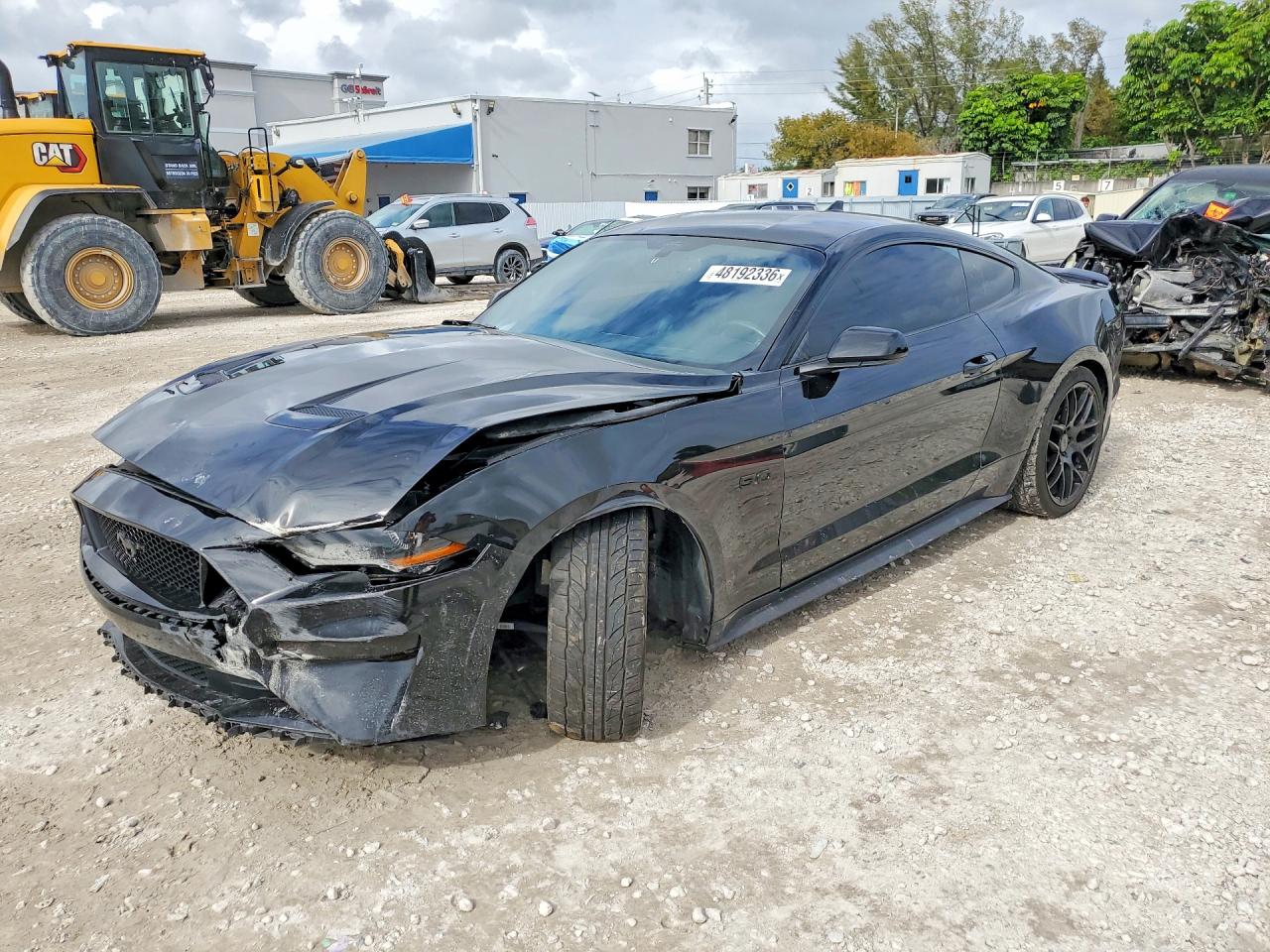 2020 Ford Mustang GT, VIN 1FA6P8CF3L5145048 — Перед
