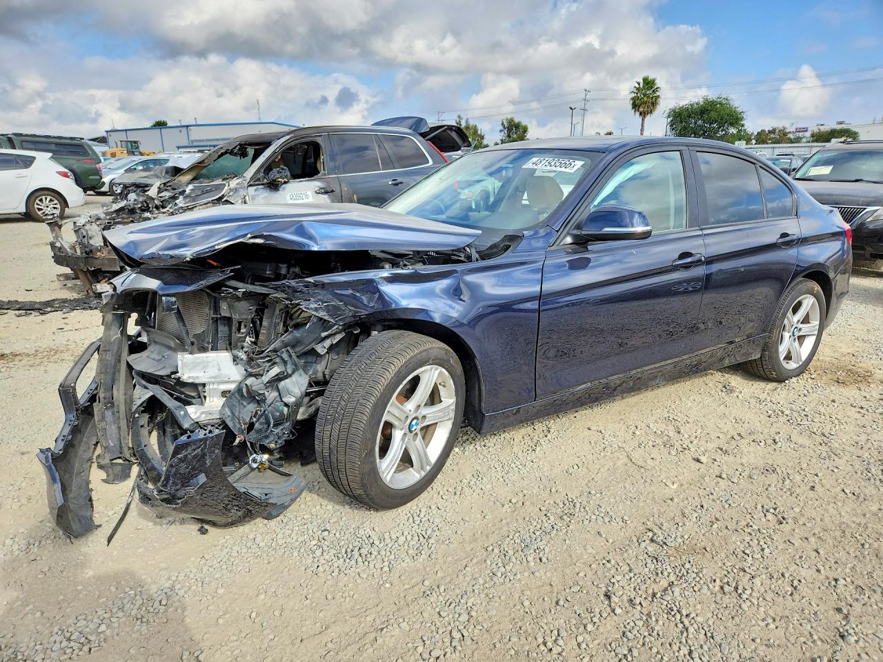 2014 BMW 3 Series 320i xDrive, VIN WBA3C3G5XENS67323 — Front end