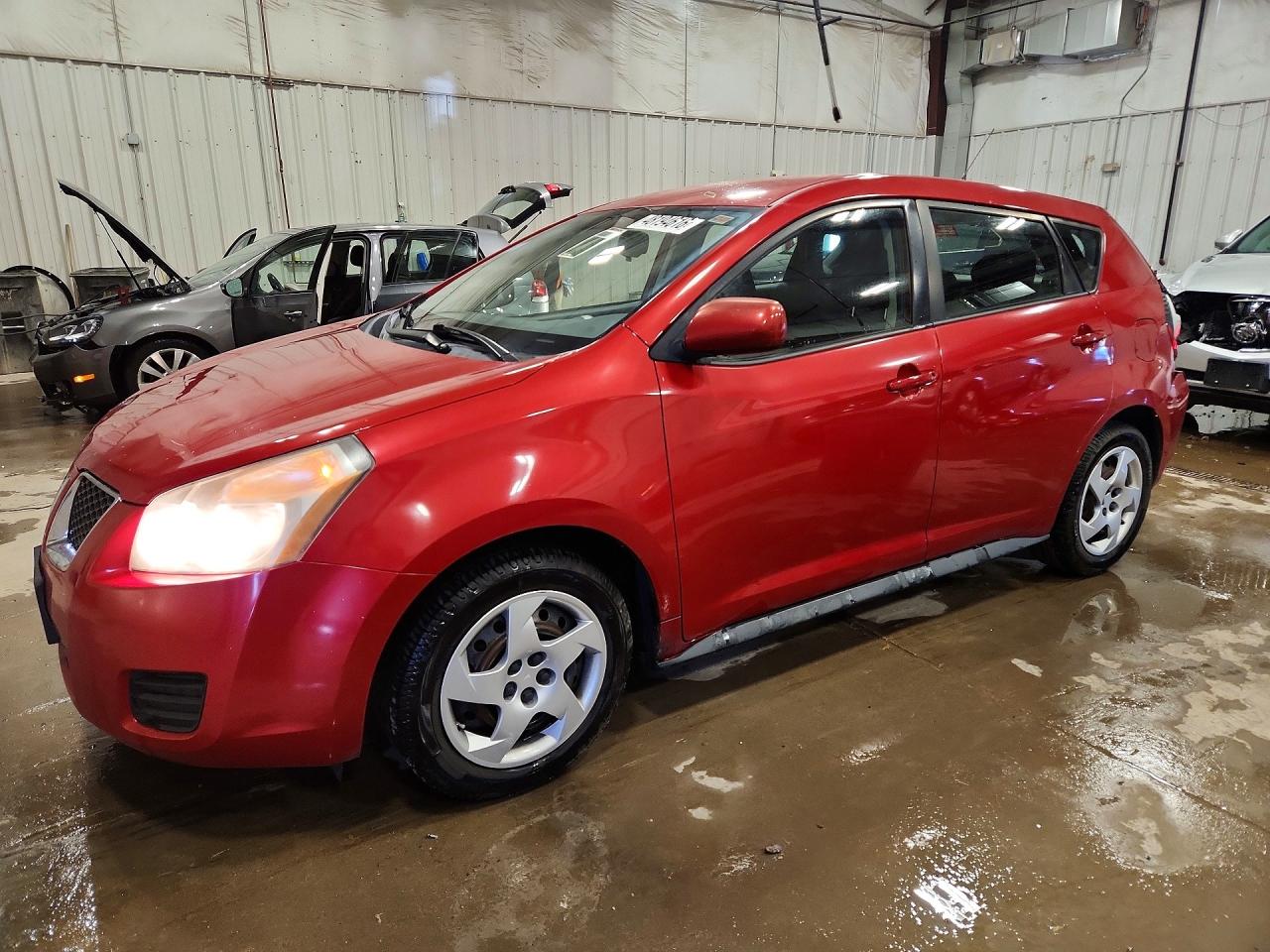 2010 Pontiac Vibe 1SA, VIN 5Y2SP6E82AZ419745 — Side