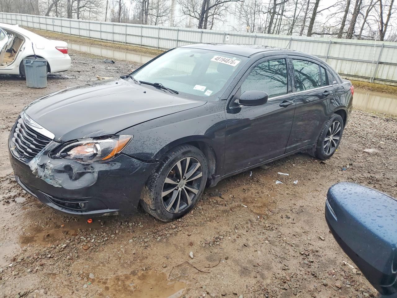 2013 Chrysler 200 Touring, VIN 1C3CCBBB3DN547453 — Front end