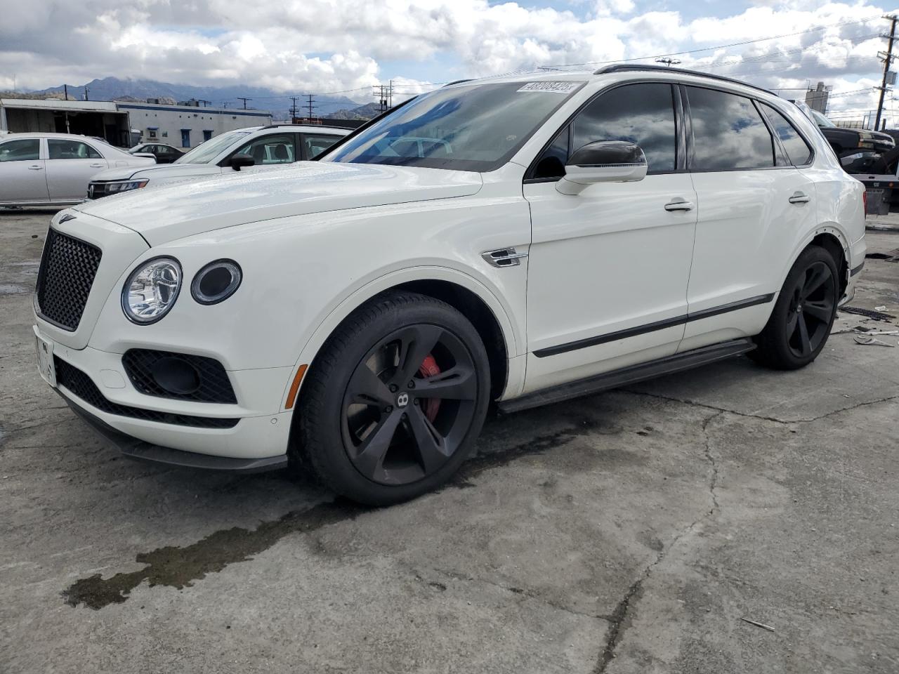 2019 Bentley Bentayga V8, VIN SJAAM2ZV5KC024459 — Rear end