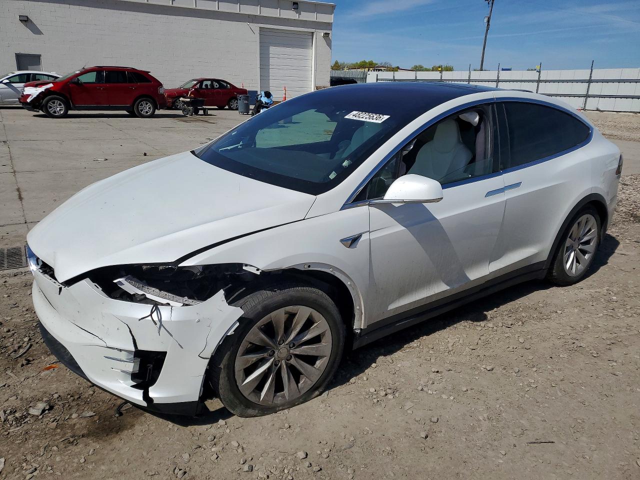 2019 Tesla Model X 75D, VIN 5YJXCDE22KF207467 — Front end