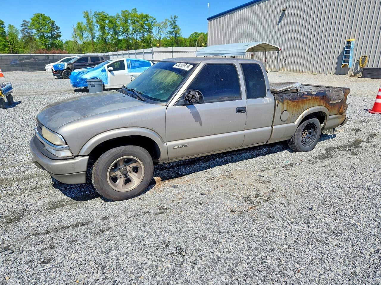 2000 Chevrolet S-10 LS, VIN 1GCCS1958Y8264320 — Burn