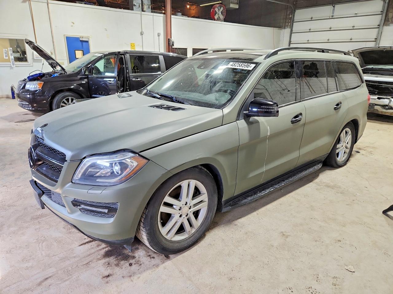 2013 Mercedes-Benz GL 450, VIN 4JGDF7CE3DA172213 — Front end