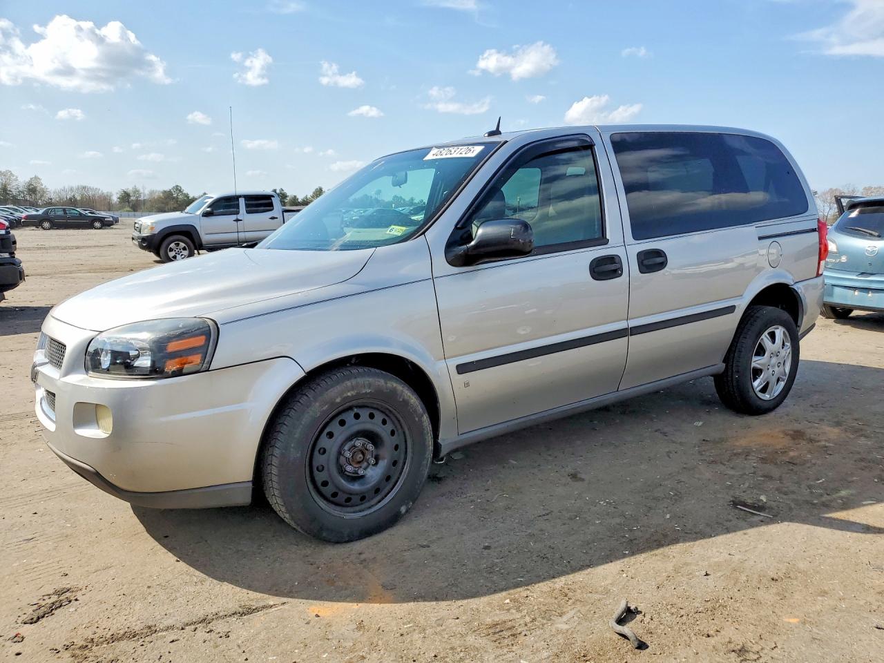 2007 Chevrolet Uplander LS, VIN 1GNDU23137D109603 — Front end