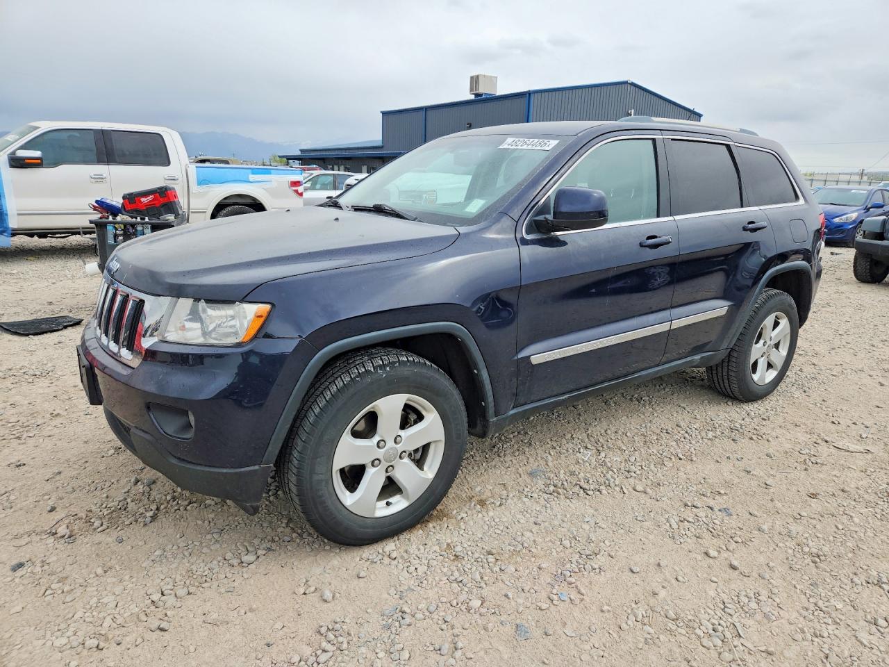 2013 Jeep Grand Cherokee Laredo, VIN 1C4RJFAG2DC636085 — Auction photo 1 of 12