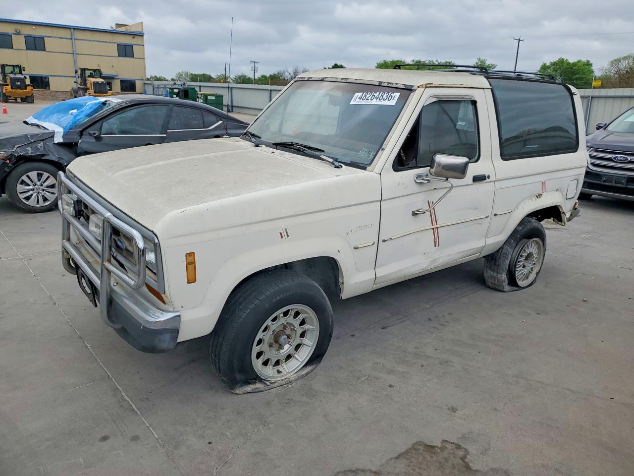 1988 Ford Bronco, VIN 1FMCU12T2JUD11160 — Rear end