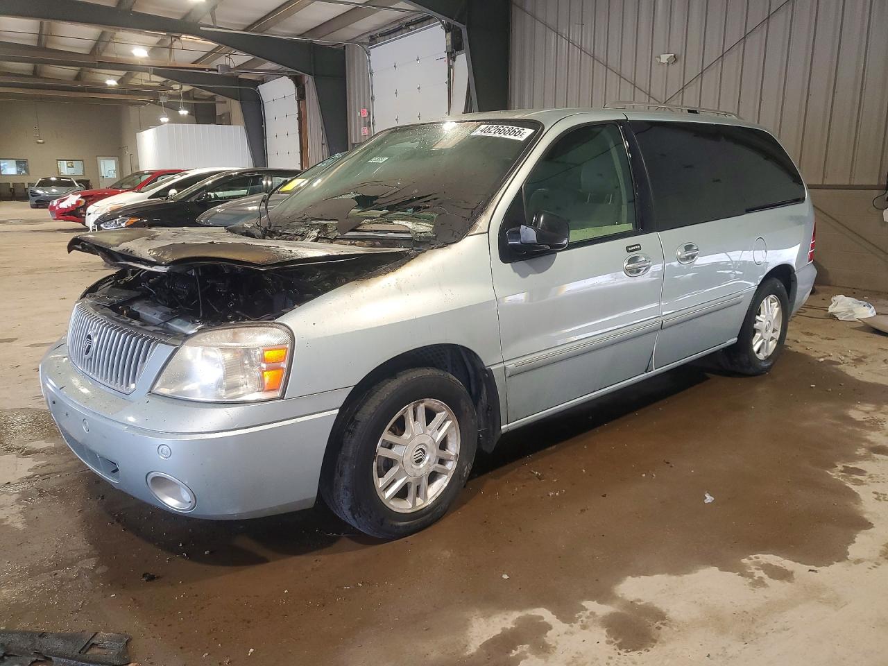 2005 Mercury Monterey Premier, VIN 2MRDA23235BJ00586 — Burn