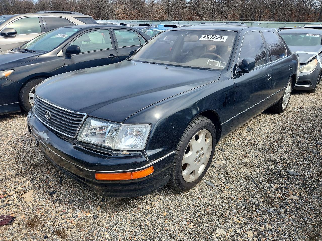 1995 Lexus LS 400, VIN JT8UF22E3S0024444 — Front end