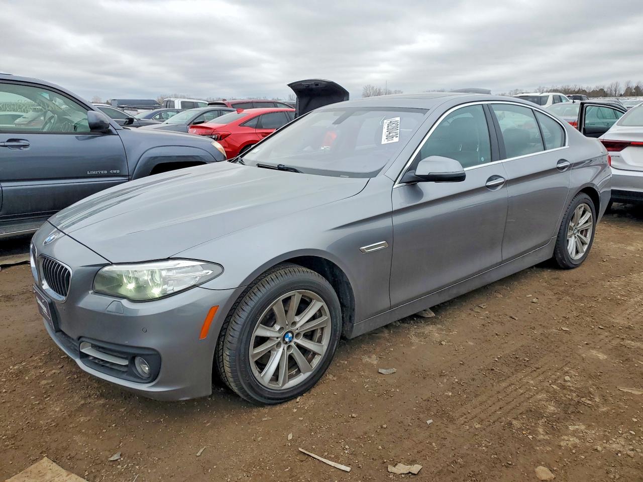 2016 BMW 5 Series 528i xDrive, VIN WBA5A7C56GG151894 — Front end