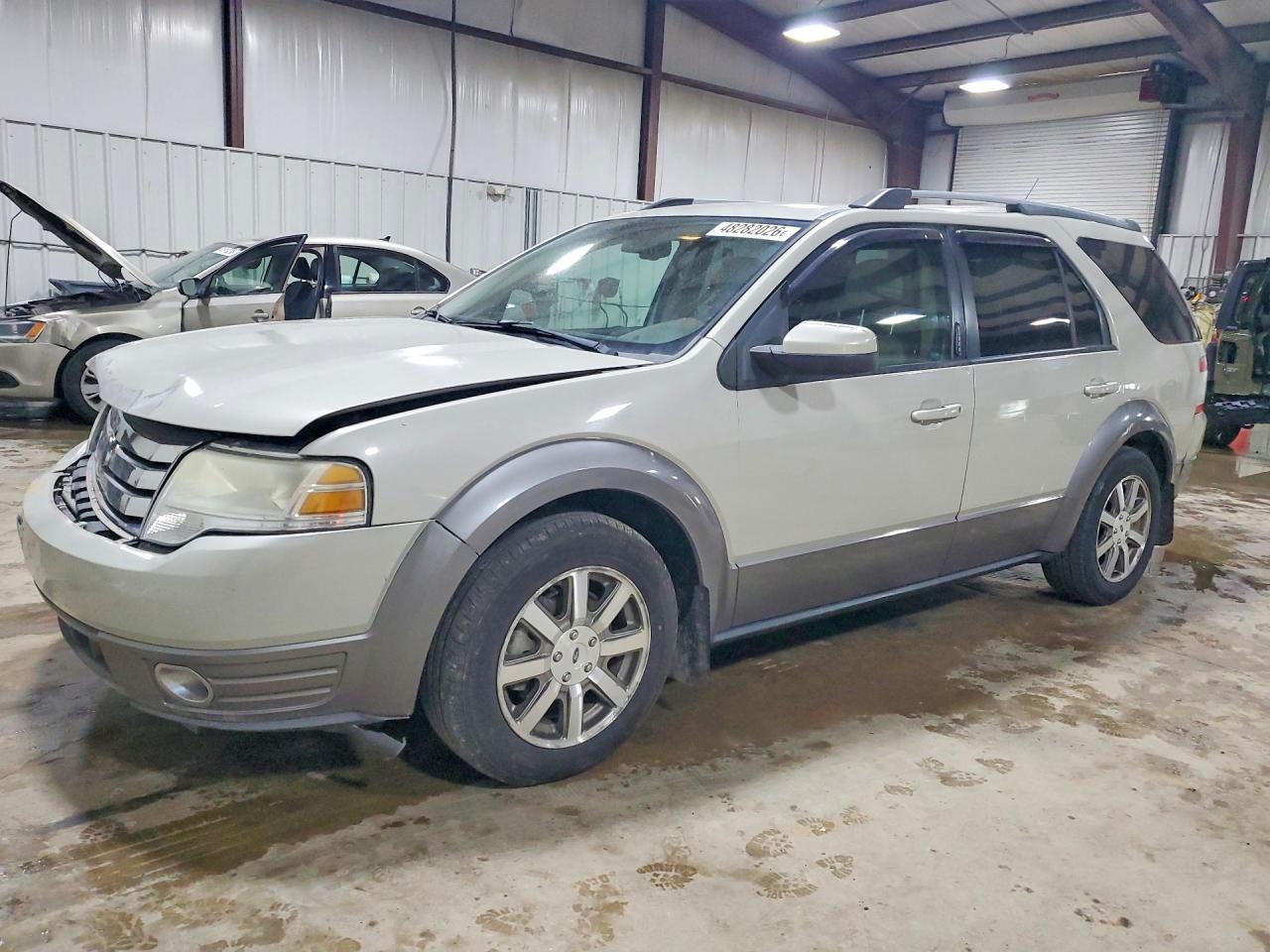 2008 Ford Taurus X SEL, VIN 1FMDK05WX8GA10316 — Front end