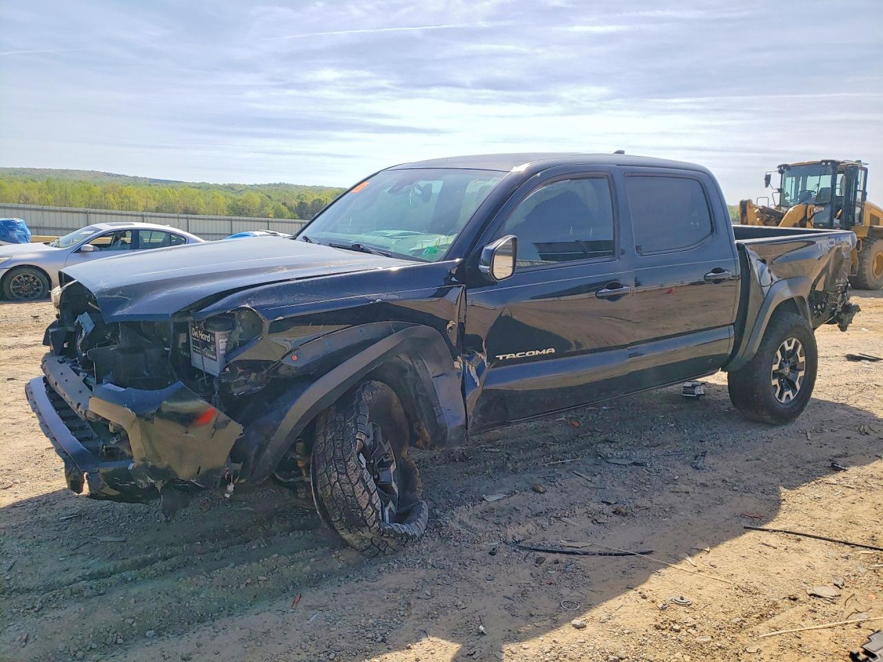 2019 Toyota Tacoma TRD Off Road, VIN 3TMCZ5AN1KM270123 — Front end