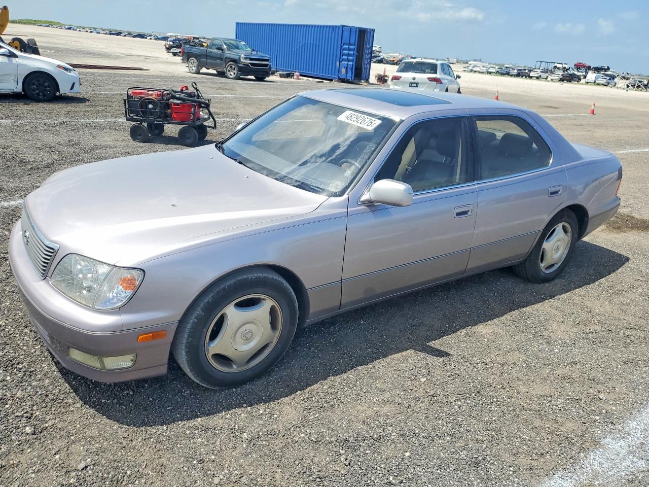 1998 Lexus LS 400, VIN JT8BH28F8W0114308 — Front end