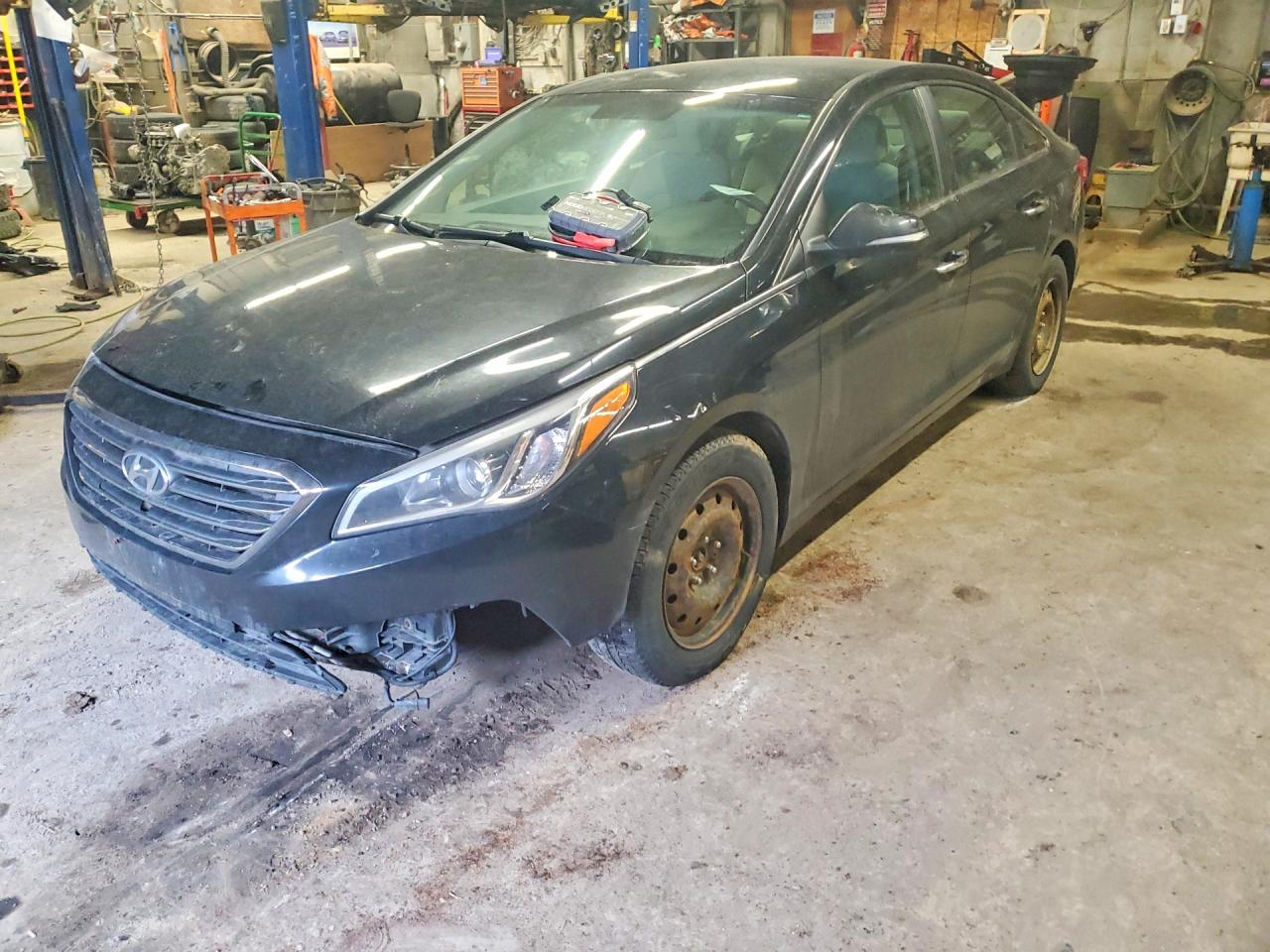 2015 Hyundai Sonata SE, VIN 5NPE24AFXFH251582 — Burn