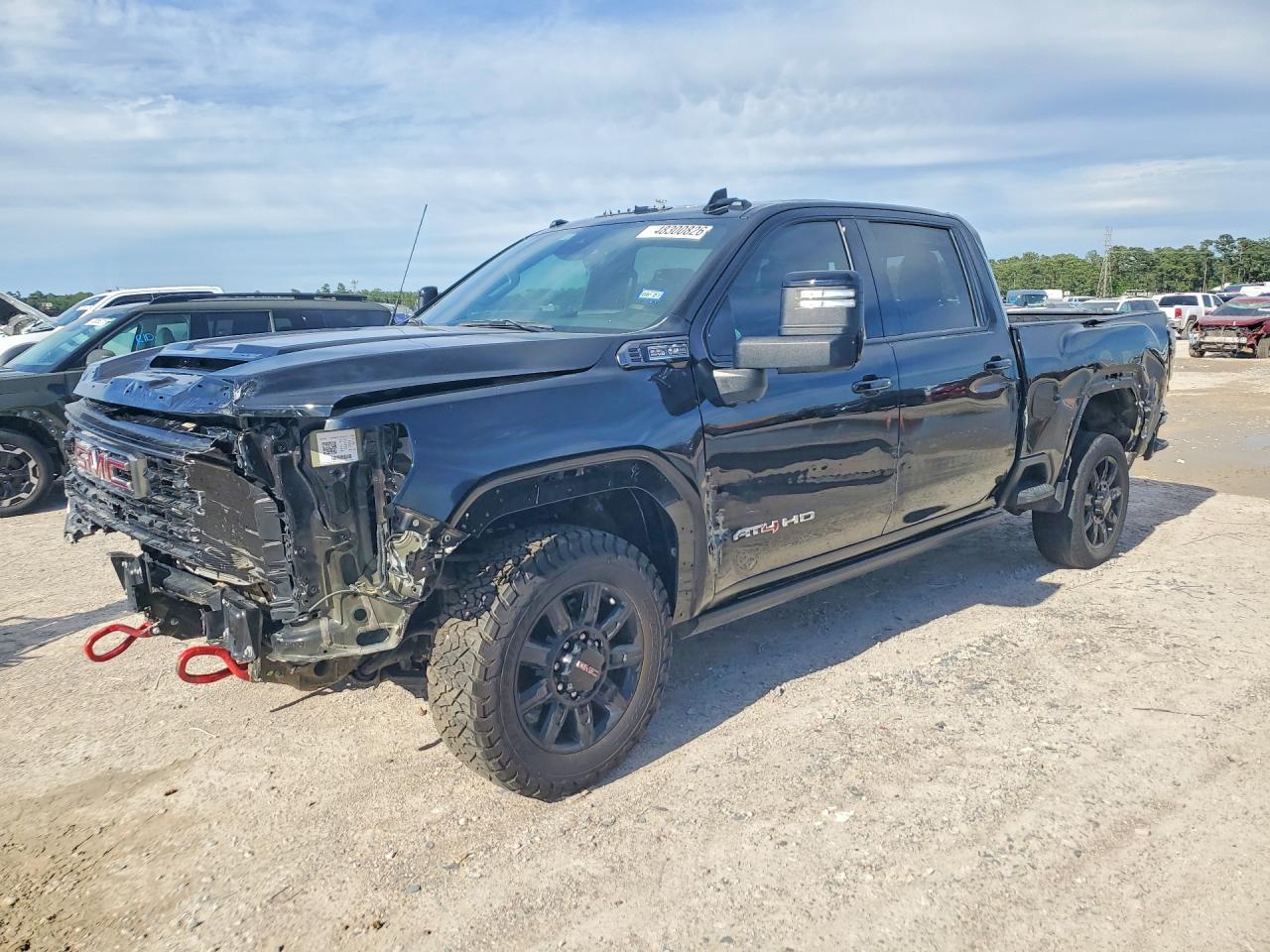 2025 GMC Sierra 2500HD AT4, VIN 1GT4UPE71SF283982 — Front end