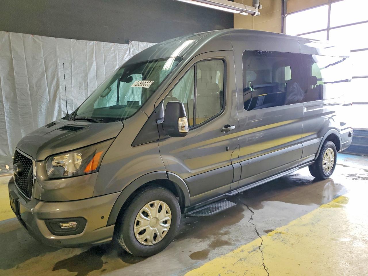 2024 Ford Transit Passenger XLT, VIN 1FBAX2C86RKA49805 — Roof