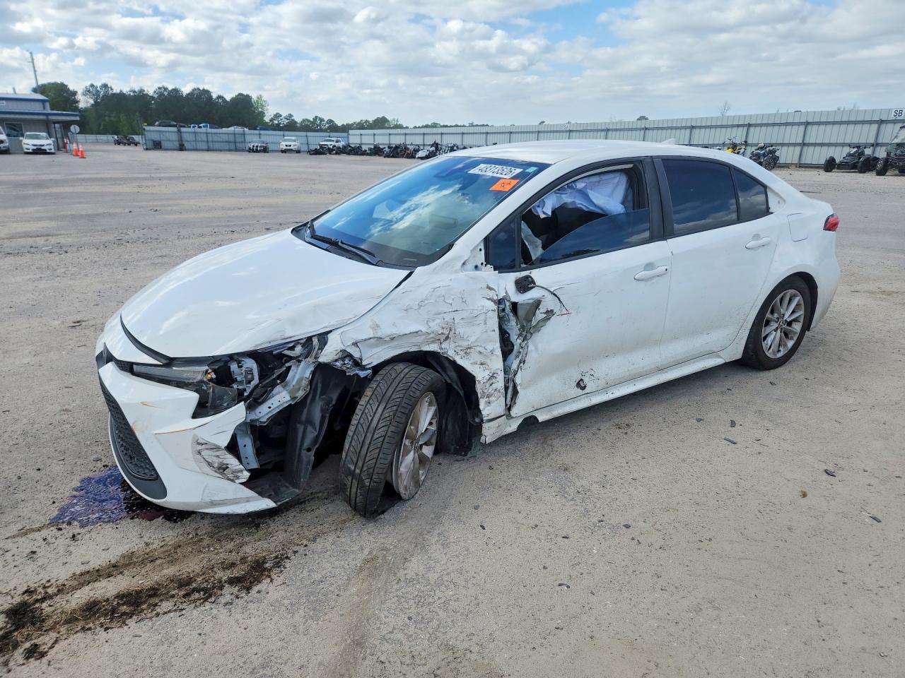 2021 Toyota Corolla LE, VIN 5YFVPMAE7MP237177 — Front end