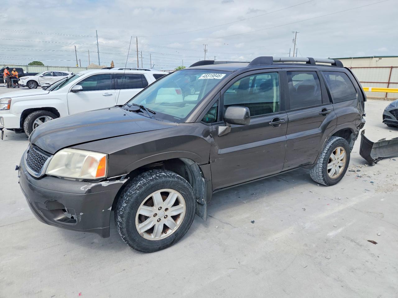 2011 Mitsubishi Endeavor LS, VIN 4A4JM2AS0BE033910 — Rear end