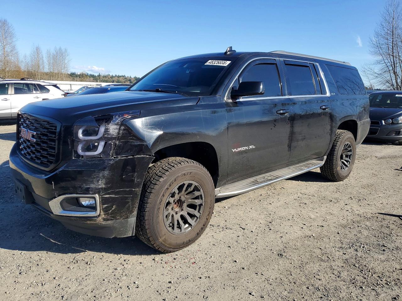 2016 GMC Yukon XL, VIN 1GKS1FEC3GR304770 — Front end