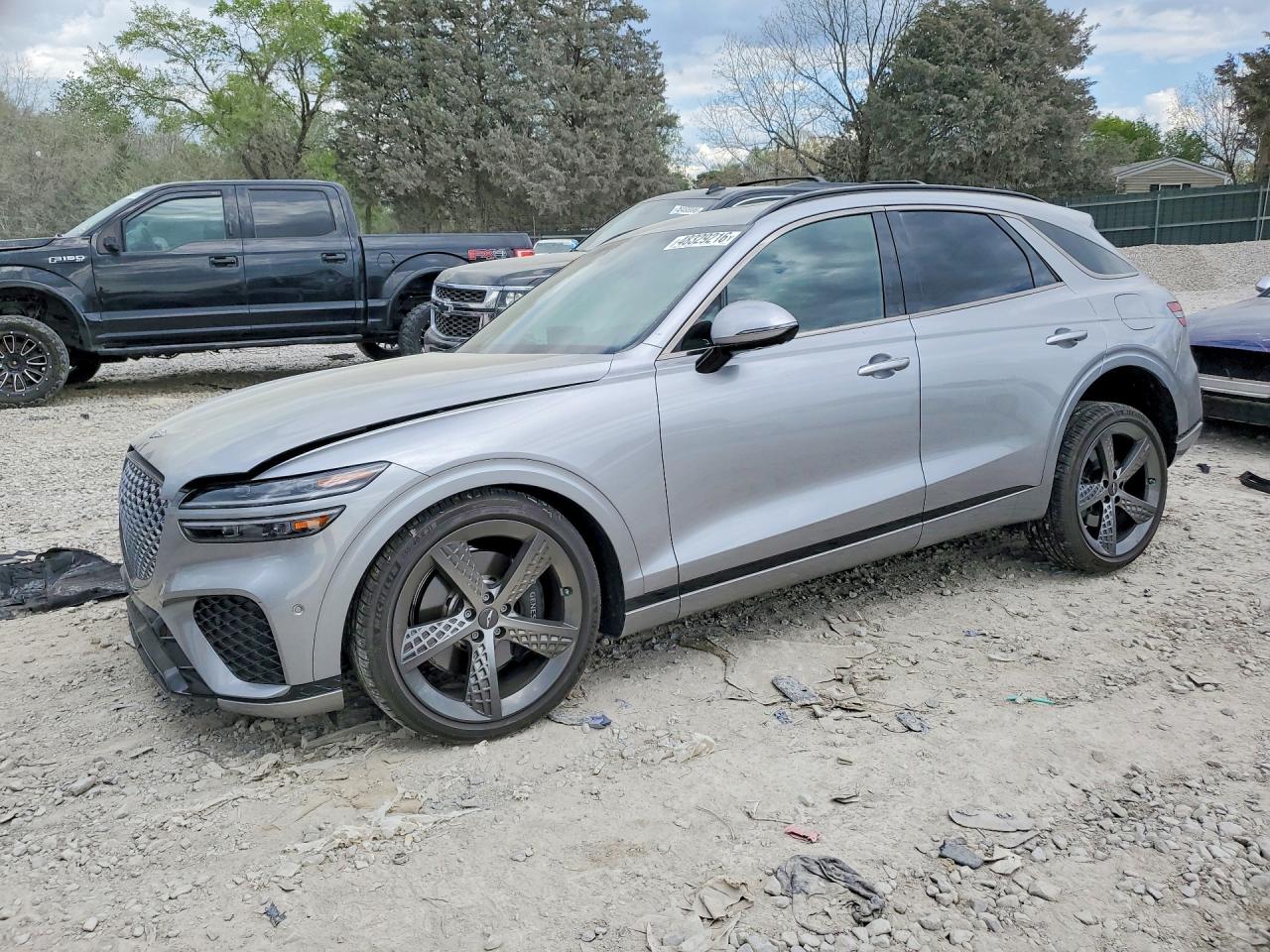 2024 Genesis GV70 2.5T, VIN 5NMMADTBXRH008655 — Front end