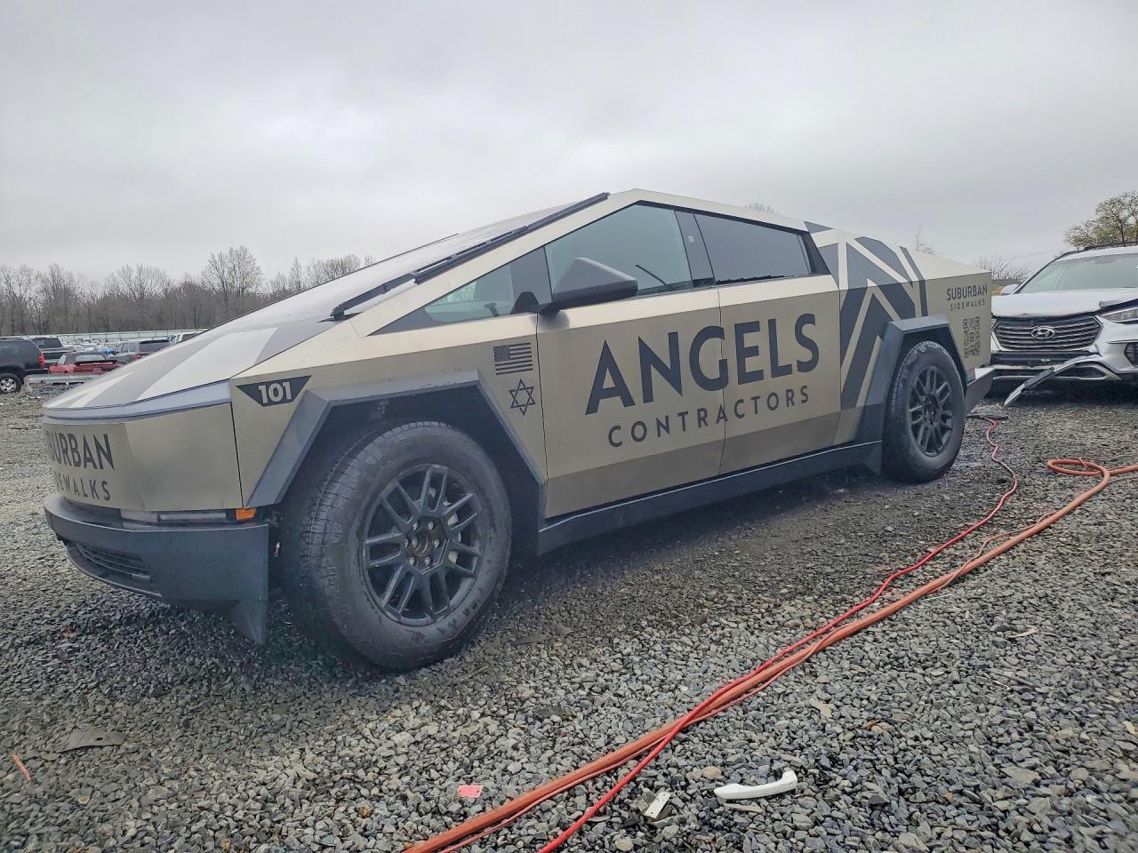 2025 Tesla Cybertruck, VIN 7G2CEHED7SA063913 — Side