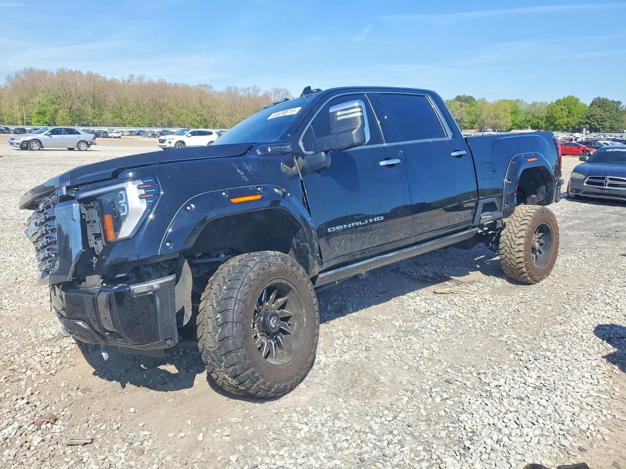 2024 GMC Sierra 2500HD Denali Ultimate, VIN 1GT49XEY4RF205734 — Front end