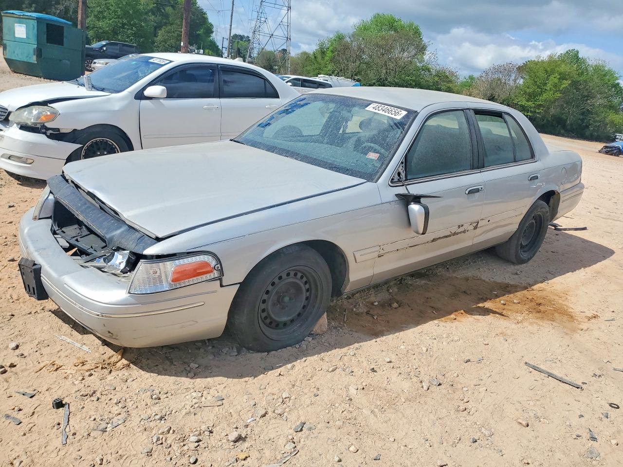 2000 Ford Crown Victoria Police Interceptor, VIN 2FAFP71W1YX101634 — Front end