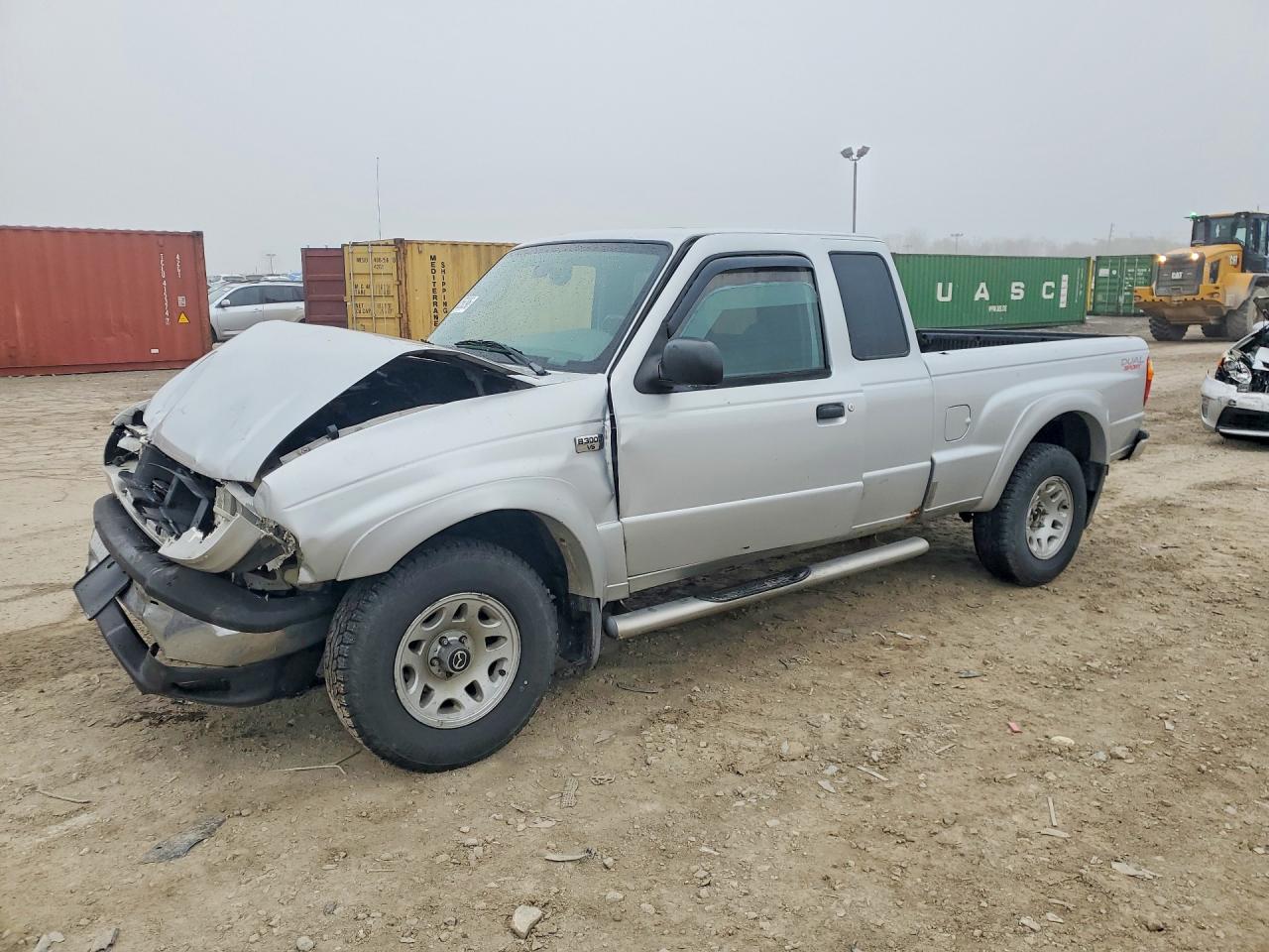 2004 Mazda B-Series DS, VIN 4F4YR16U04TM12522 — Front end