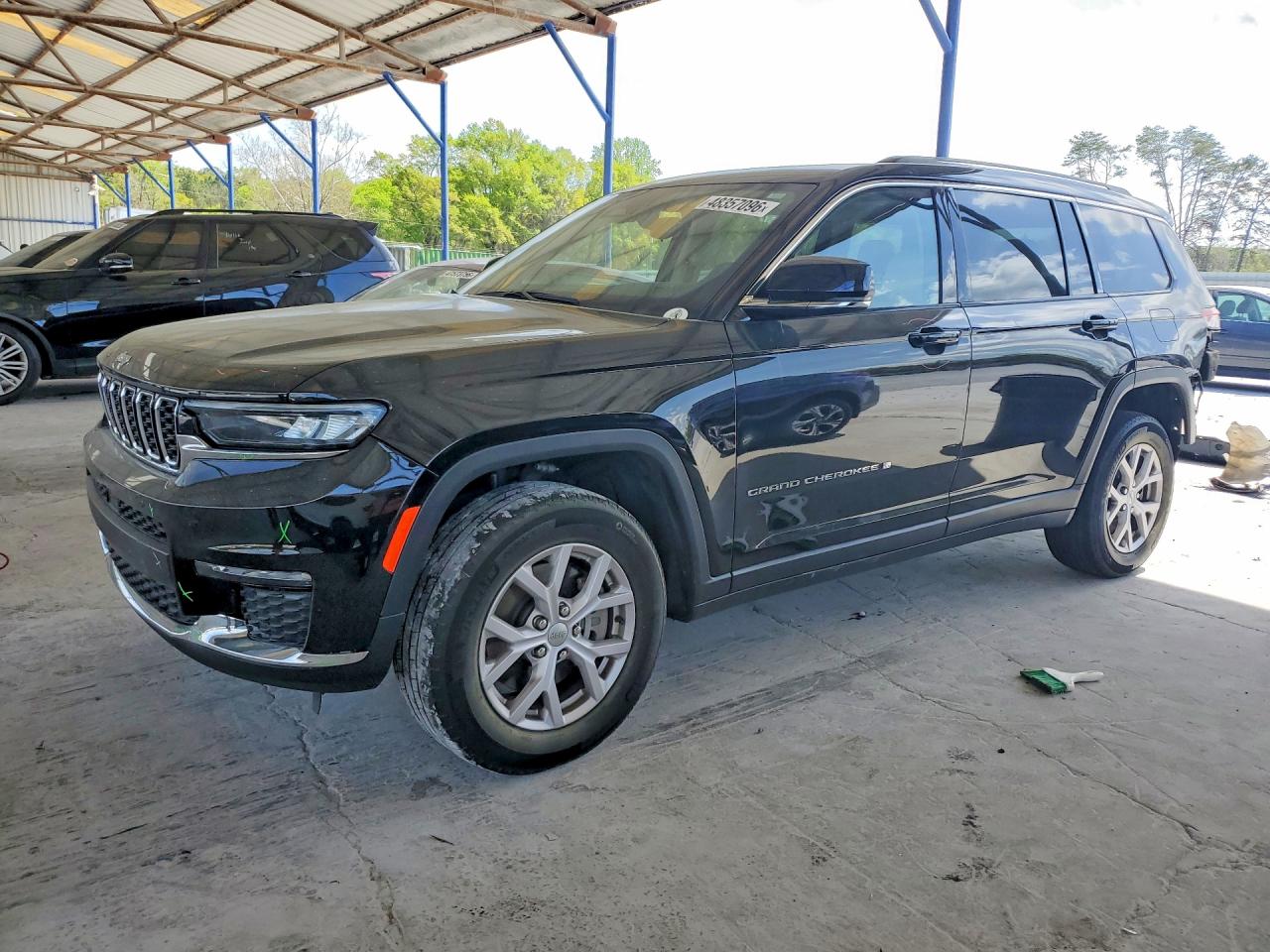 2022 Jeep Grand Cherokee Limited, VIN 1C4RJJBG0N8571775 — Rear end