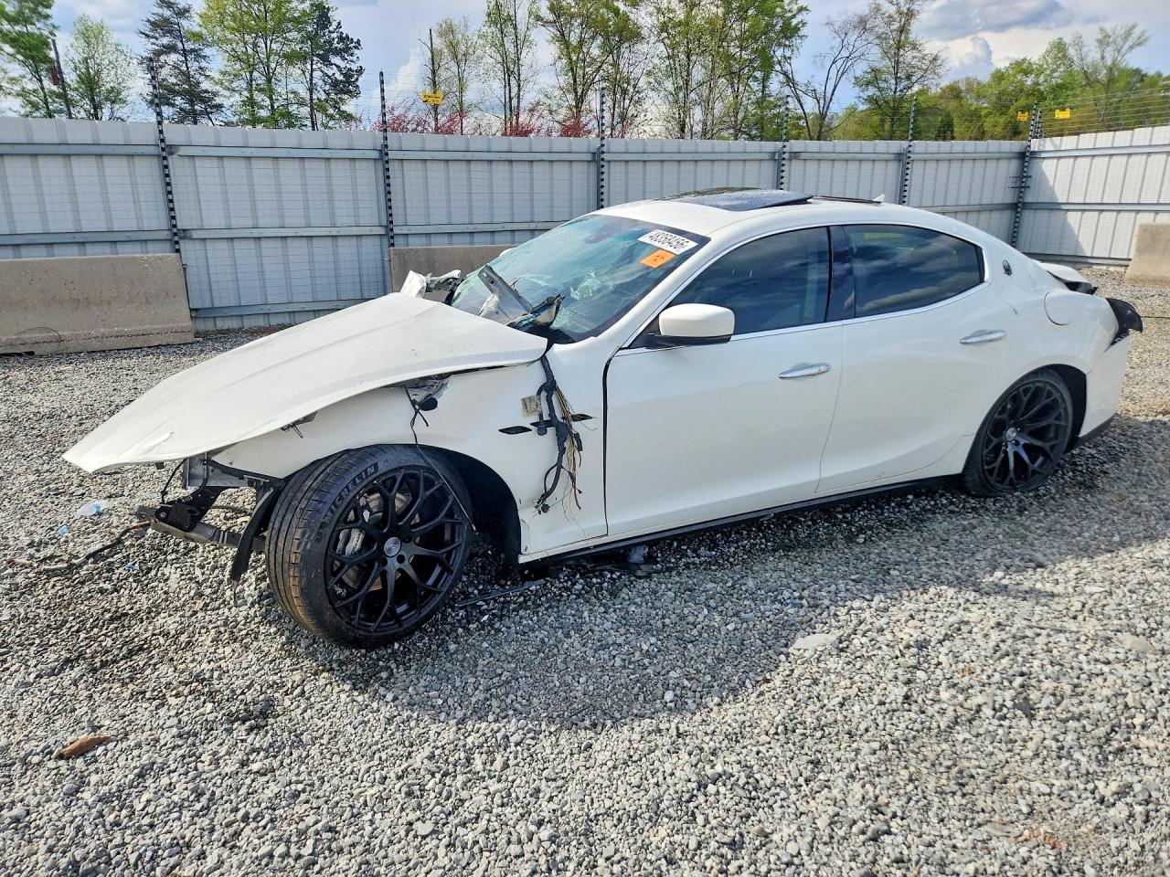 2014 Maserati Ghibli, VIN ZAM57XSA3E1086109 — Front end