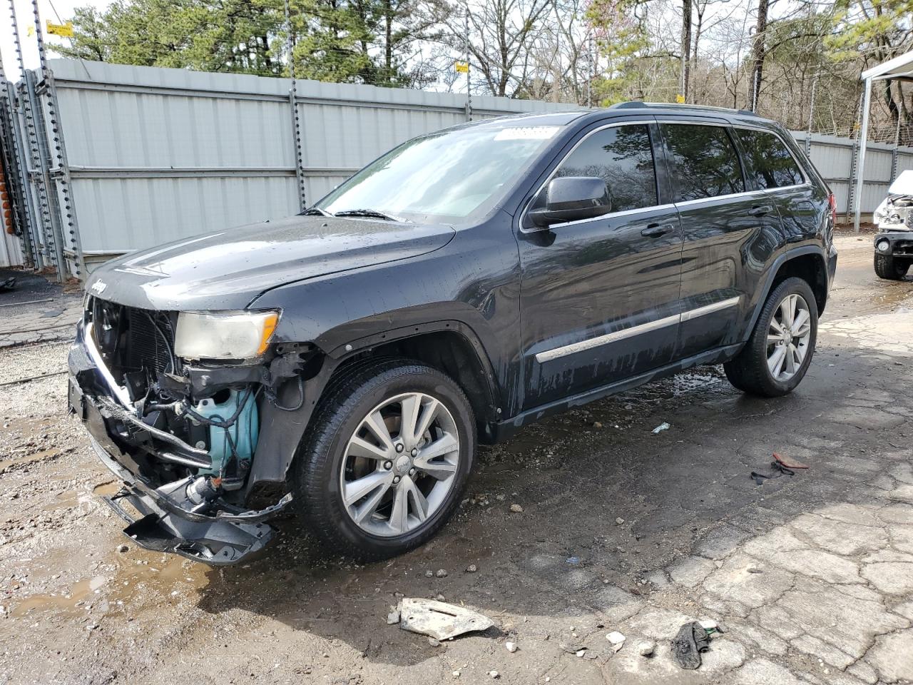 2013 Jeep Grand Cherokee Laredo, VIN 1C4RJEAG4DC534703 — Front end