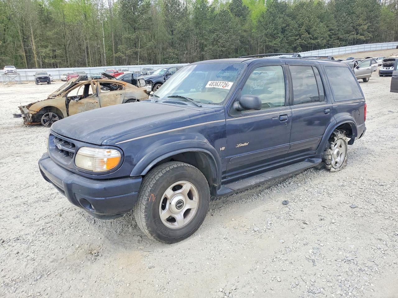 2000 Ford Explorer Limited, VIN 1FMZU65P3YZA59230 — Rear end
