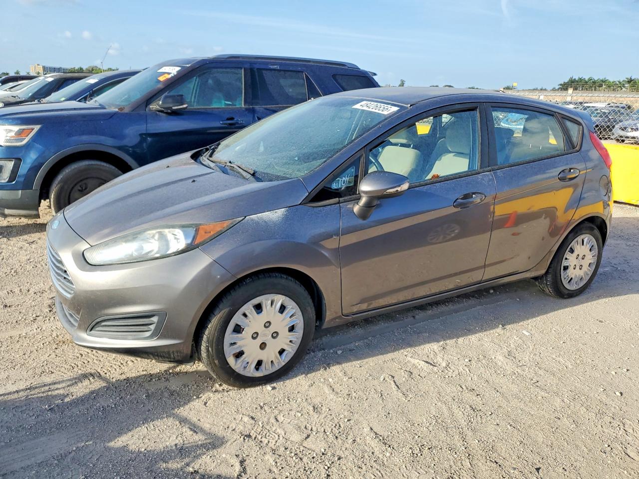 2014 Ford Fiesta SE, VIN 3FADP4EE6EM216034 — Minor dents and scratches