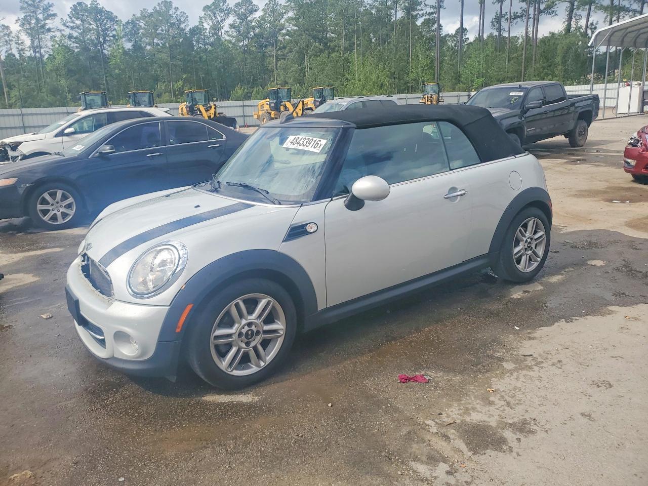 2015 MINI Convertible, VIN WMWZN3C52FT862237 — Перед