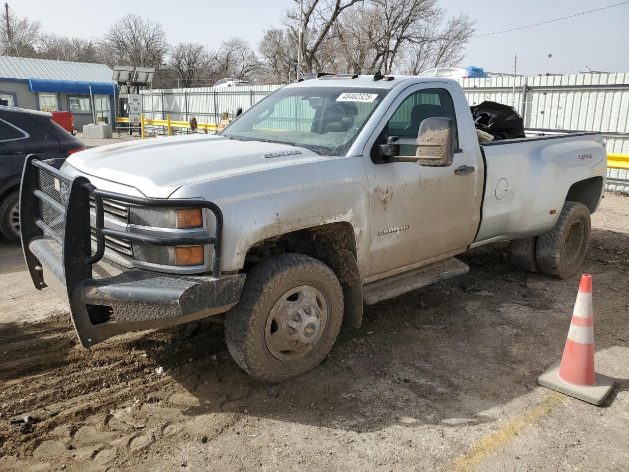 2015 Chevrolet Silverado 3500, VIN 1GC3KZC83FF112018 — Пожар в моторном отсеке
